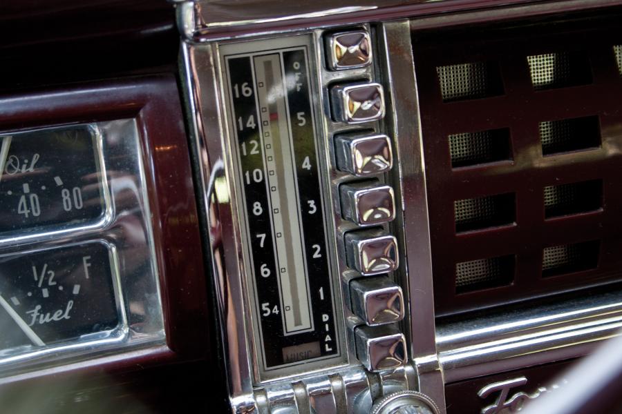  Chrysler Town & Country Sedan Black 1948 года  (фото 11 из 30)